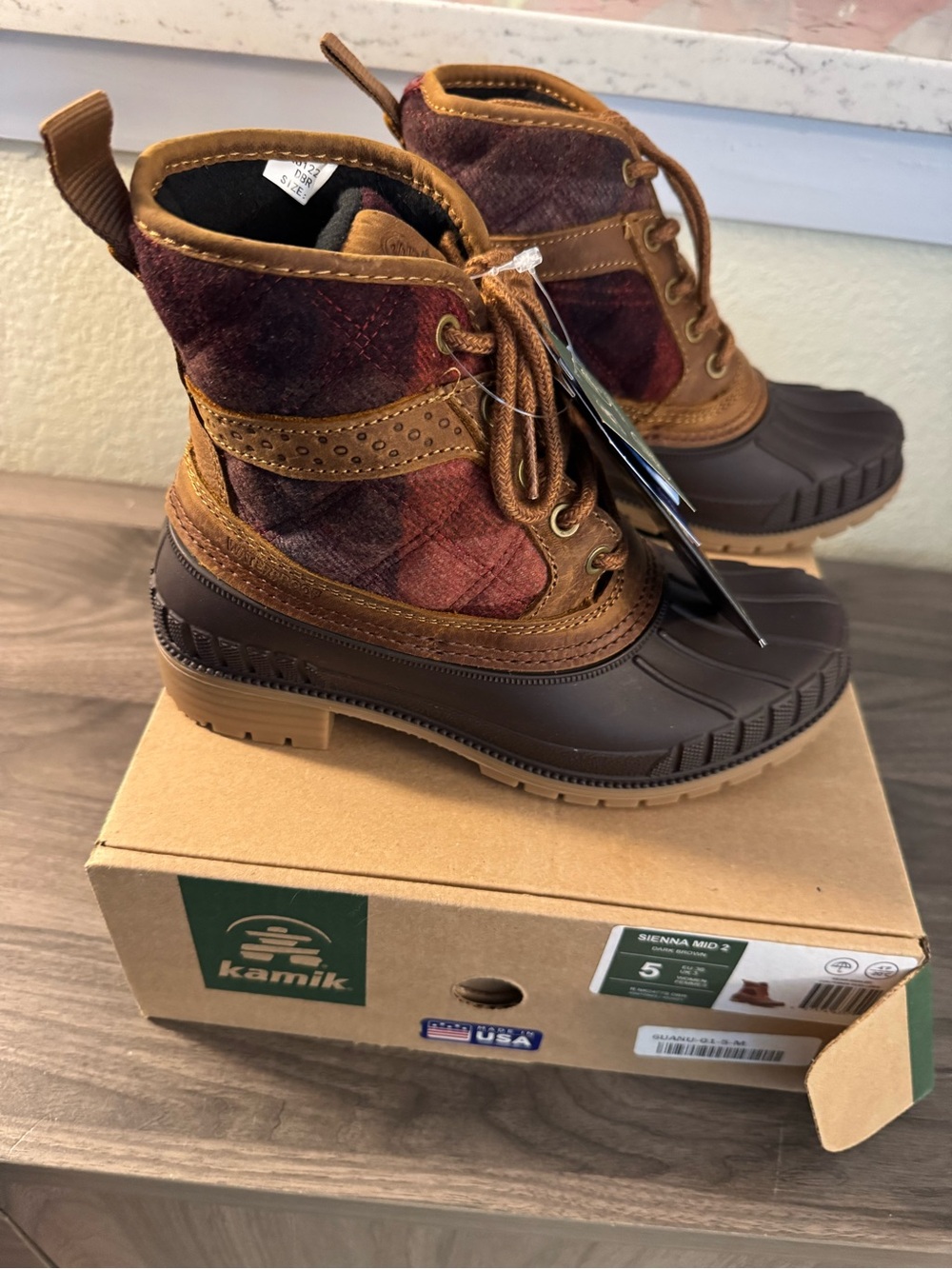 NIB Kamik ($80) Sienna Mid 2 Pac Waterproof Insulated Boots, size 5 MADE IN USA